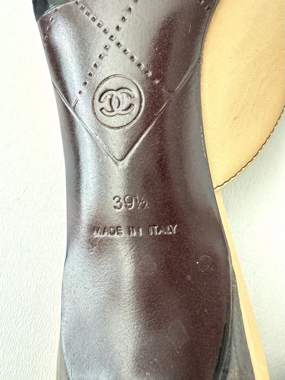 CHANEL‎ | Beige Leather CC Logo Mules Kitten Heel Slides EU 39.5 Y2K Vintage